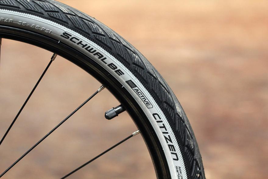 Tern Link Uno - tyre